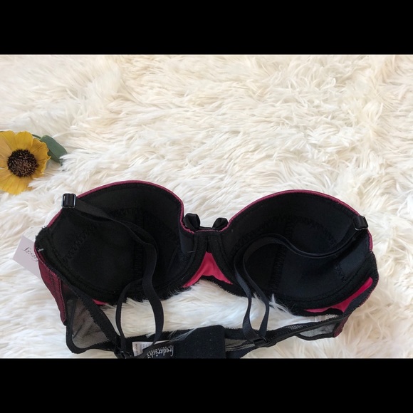 New with tags BOMBSHELL PINK BRA & matching SKIRT Hot PINK! Great Gift for her❤️ - Picture 2 of 6